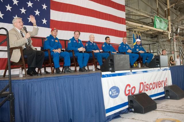 NASA image: STS-128 Crew & ISS Crewmember Tim Kopra return ceremony at Ellington Field 