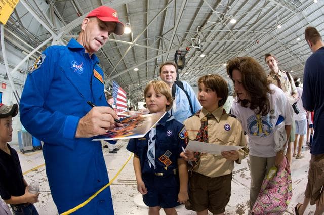 NASA image: STS-128 Crew & ISS Crewmember Tim Kopra return ceremony at Ellington Field 