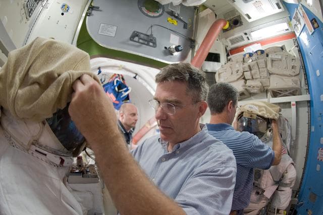 NASA image: STS-132 crew during SSMTF ISS EVA P/P training with instructor Megan Murphey 