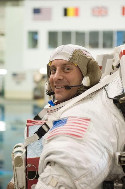 NASA image: STS-132 Preflight Training - Dive with Garret Reisman, Mike Goode and Stephen Bowen 