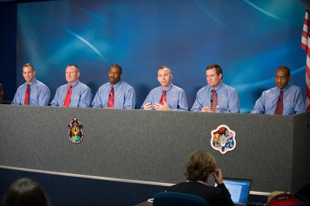 NASA image: STS-129 Press Conference