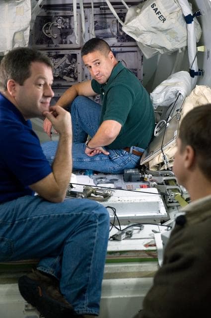 NASA image: STS-130 crew training during their ISS EVA P/P 33105 training in the SSMTF 