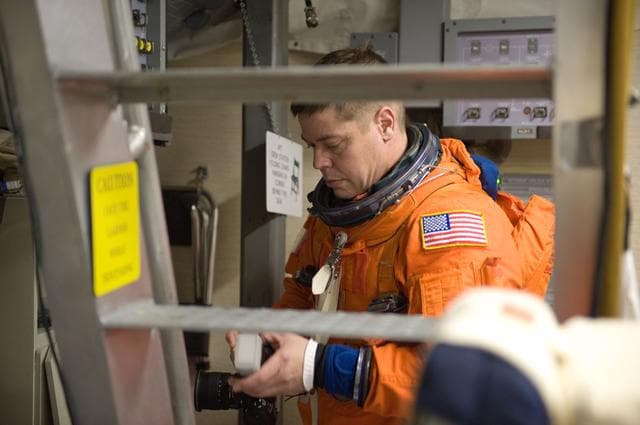 NASA image: STS-130 crew during GNW PO INS OPS training in building 35