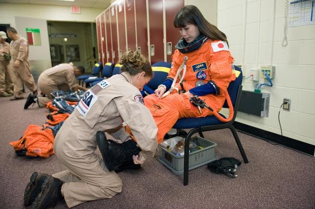 NASA image: STS-131 Preflight Training, ASC/CAP/DES 91020 training in CCT-II.
