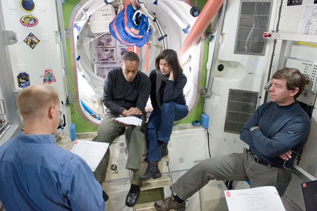 NASA image: STS-133 SSMTF ISS JNT AL HDW 31105 training.