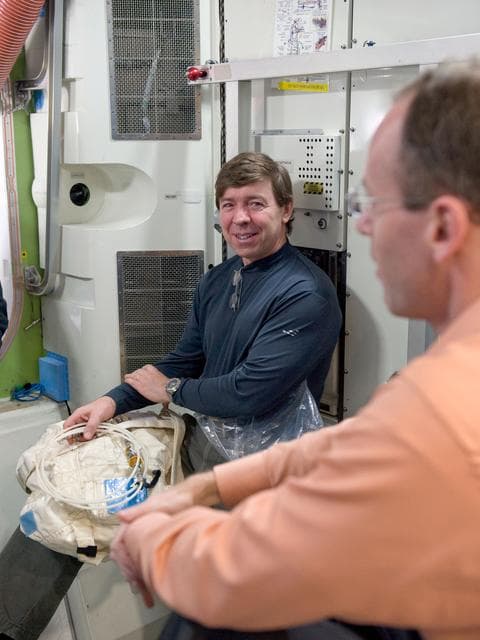NASA image: STS-133 SSMTF ISS JNT AL HDW 31105 training.