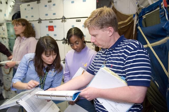NASA image: STS-131 crew during SSMTF Ingress/Egress Timeline training 