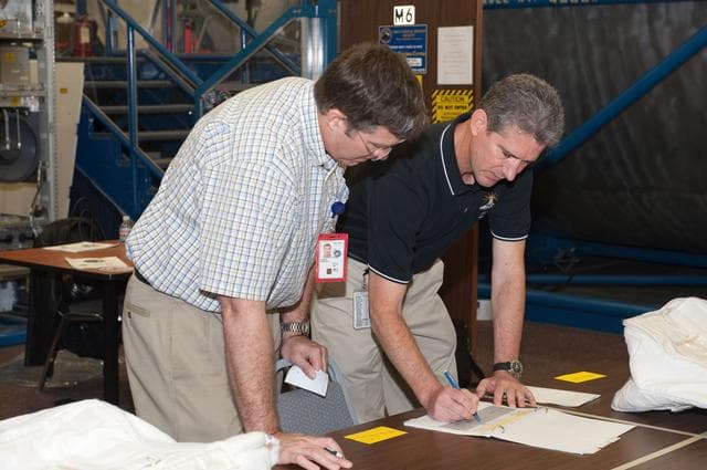 NASA image: STS-132 crew during Transfer Hands-On Practice trainiing