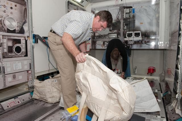 NASA image: STS-132 crew during Transfer Hands-On Practice trainiing