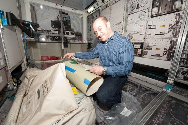 NASA image: STS-132 crew during Transfer Hands-On Practice trainiing