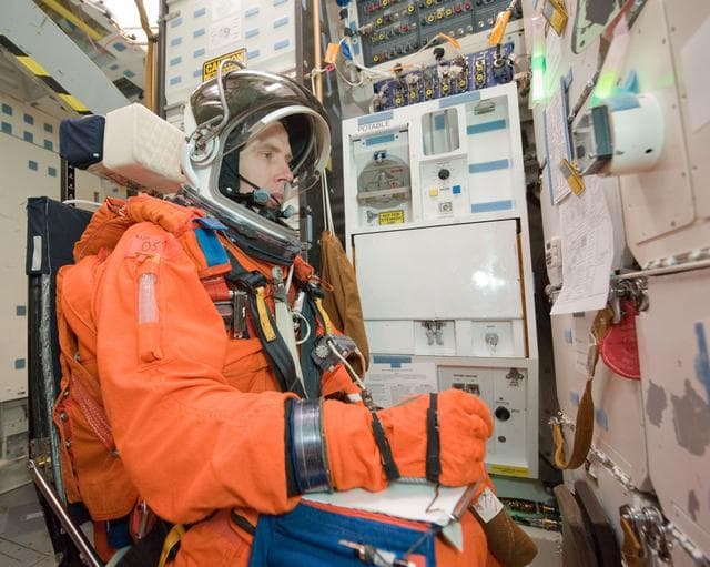 NASA image: STS-134 post insertion/deorbit prep training in building 9NW's FFT mockup 