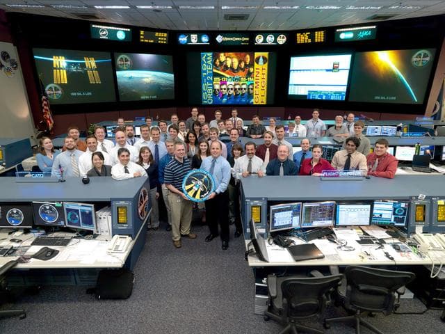 NASA image: STS-131/19A Flight Control Team in FCR-1 - Orbit 1- Flight Director Ron Spencer