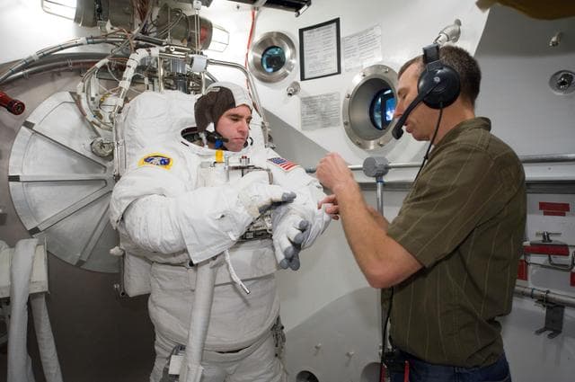 NASA image: STB-SS-1912 - SSATA Crew Training for STS-134 Greg Chamitoff  