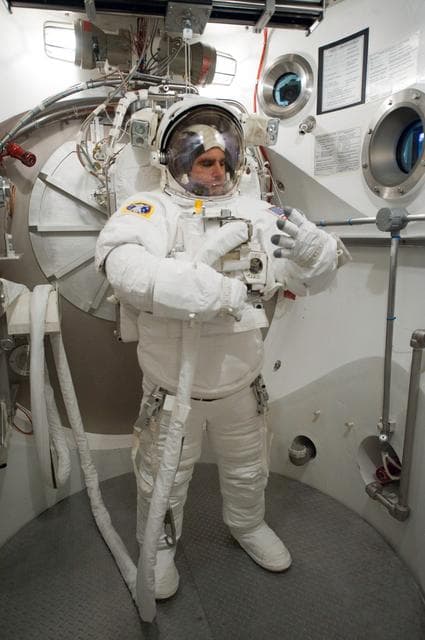 NASA image: STB-SS-1912 - SSATA Crew Training for STS-134 Greg Chamitoff  