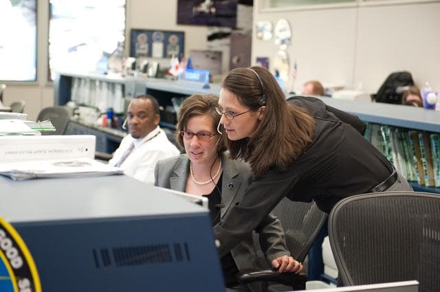NASA image: STS-132/ULF4 Flight Controllers on Console