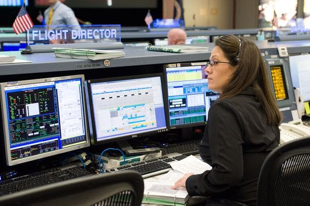 NASA image: STS-132/ULF4 Flight Controllers on Console