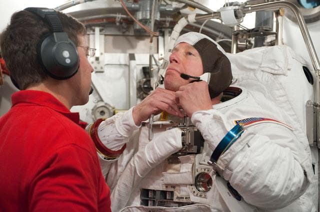 NASA image: STB-SS-1913 - SSATA Crew Training for STS-133 (Timothy Kopra)