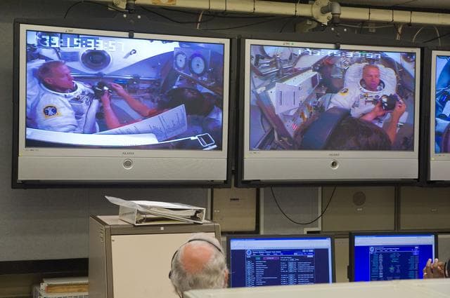 NASA image: STB-SS-1913 - SSATA Crew Training for STS-133 (Timothy Kopra)  