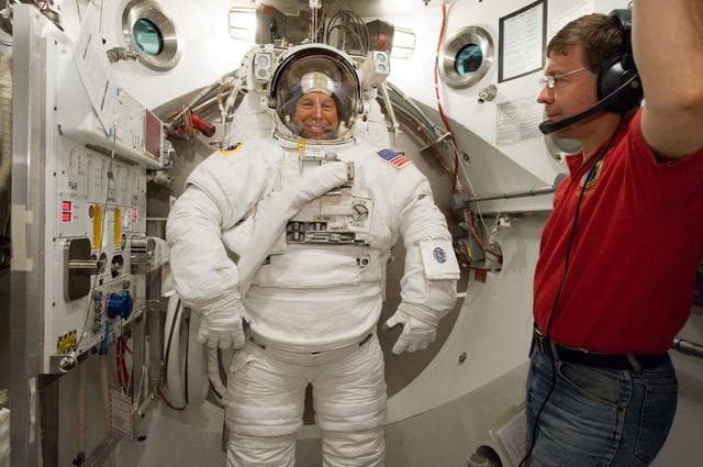 NASA image: STB-SS-1913 - SSATA Crew Training for STS-133 (Timothy Kopra)  