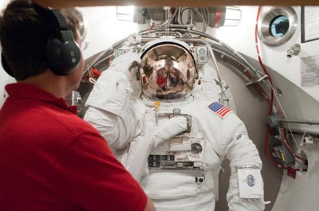 NASA image: STB-SS-1913 - SSATA Crew Training for STS-133 (Timothy Kopra)  