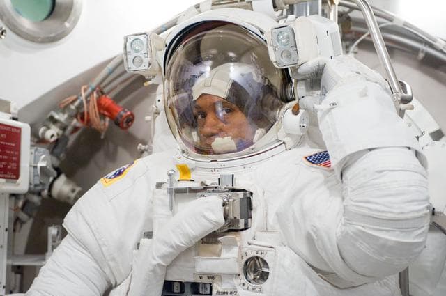 NASA image: STB-SS-1914 - SSATA Crew Training for STS-133 (B. A. Drew)