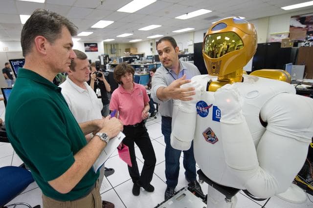 NASA image: Expedition 26/27 crew members during Robonaut Familiarization training   