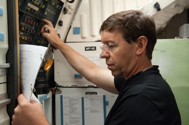 NASA image: STS-133 SMTF ISS EVA P/P 33105 Crew Training