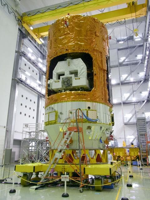 NASA image: JAXA HTV2 images