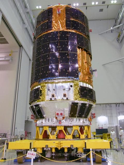 NASA image: JAXA HTV2 images