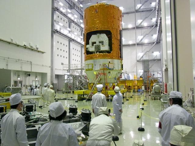 NASA image: JAXA HTV2 images