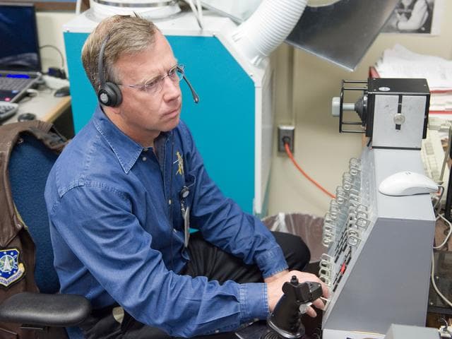 NASA image: STS-133 crew training in VR Lab with replacement crew member Steve Bowen  