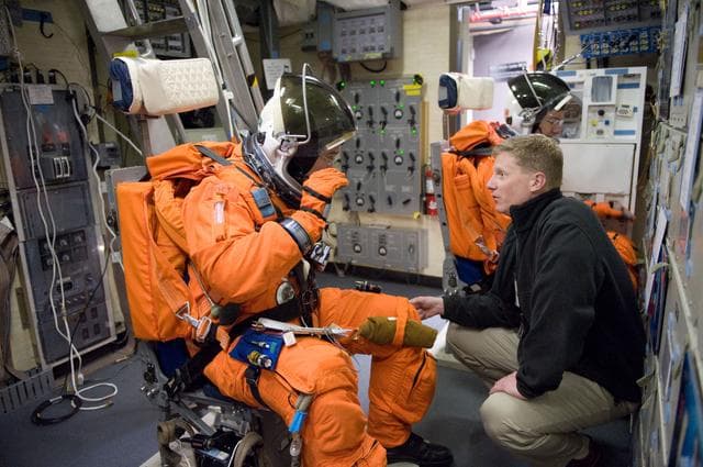 NASA image: STS-133 crew training with replacement astronaut Steve Bowen 