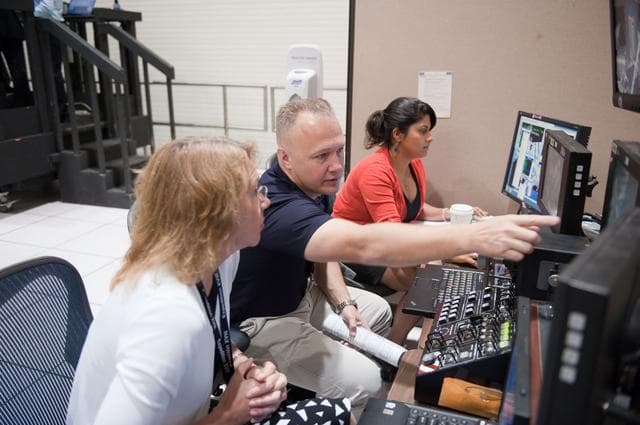 NASA image: STS-135 crew during Rendezvous Training session in Building 16 dome   