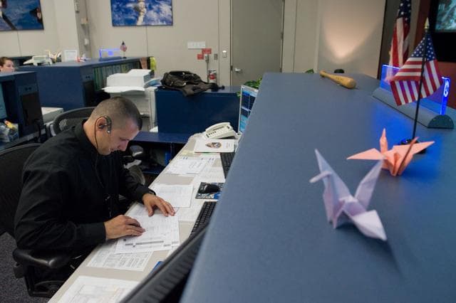 NASA image: JAXA flight control team gave the Folding Paper Cranes to NASA ISS mission control team