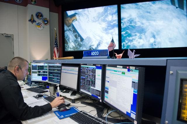 NASA image: JAXA flight control team gave the Folding Paper Cranes to NASA ISS mission control team