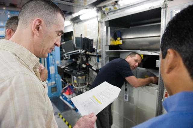 NASA image: Expedition 29 crew during OOM skills training in ISS mockups