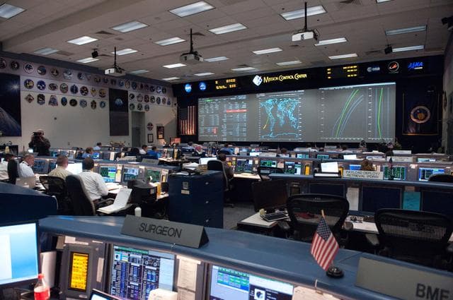 NASA image: STS-134 Flight Controllers on Console - Landing