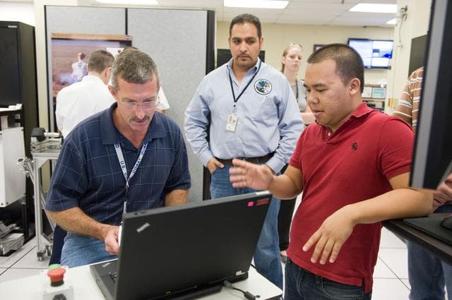 NASA image: Expedition 29/30 crew training with astronaut Dan Burbank