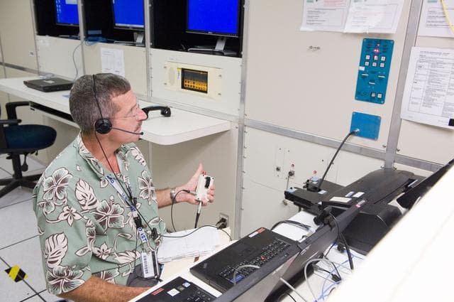 NASA image: Expedition 29/30 crew training during Electrical Power System Major Case training 