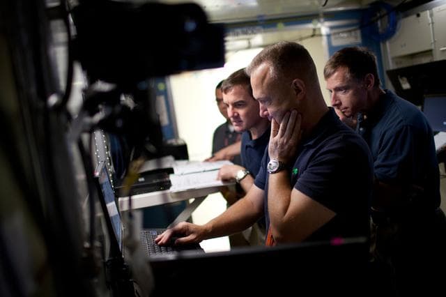 NASA image: STS_135_ SSTF