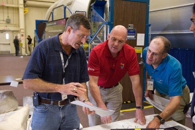 NASA image: Expedition 29/30 and Expedition 30/31 joint training sessions