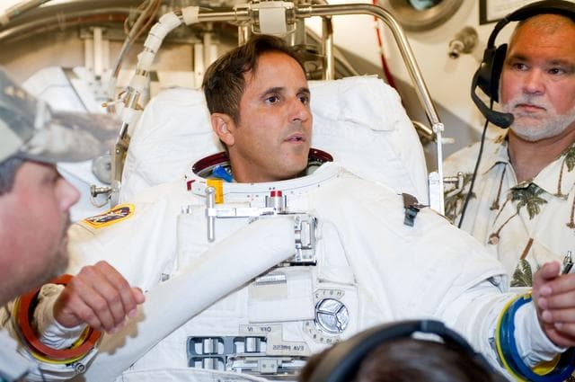 NASA image:  SSATA Crew Training in the SSATA Chamber