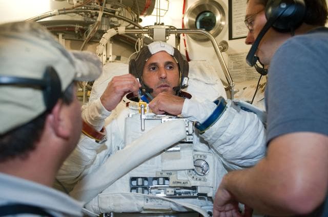 NASA image:  SSATA Crew Training in the SSATA Chamber