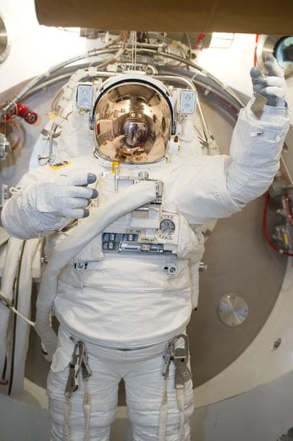 NASA image:  SSATA Crew Training in the SSATA Chamber