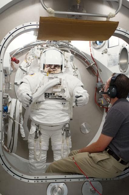 NASA image:  SSATA Crew Training in the SSATA Chamber
