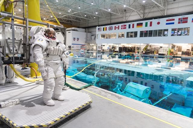 NASA image: 2017 ASCAN class members during ASCAN EVQ1 (Red Team) Training