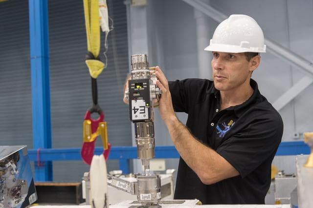 NASA image: CCP Astronauts - ISS EVA HI-FI Hardware 2/3 Training