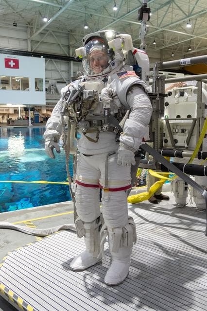 NASA image: 2017 ASCAN class members during ASCAN EVQ NBL 3 training