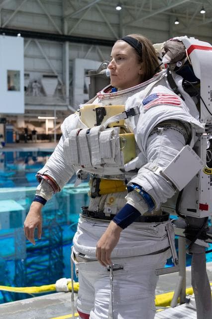 NASA image: 2017 ASCAN class members during ASCAN EVQ NBL 3 training