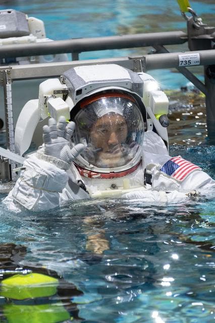 NASA image: 2017 ASCAN class members during ASCAN EVQ NBL 3 training